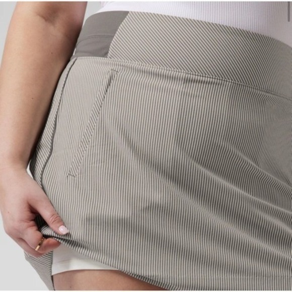 Athleta Brooklyn Textured Skort Athleisure Active Wear UPF City Stripe Size‎ 6 - Picture 2 of 9